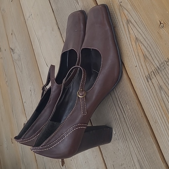 Bandolino leather heel in brown, size 9.5M - Picture 2 of 7